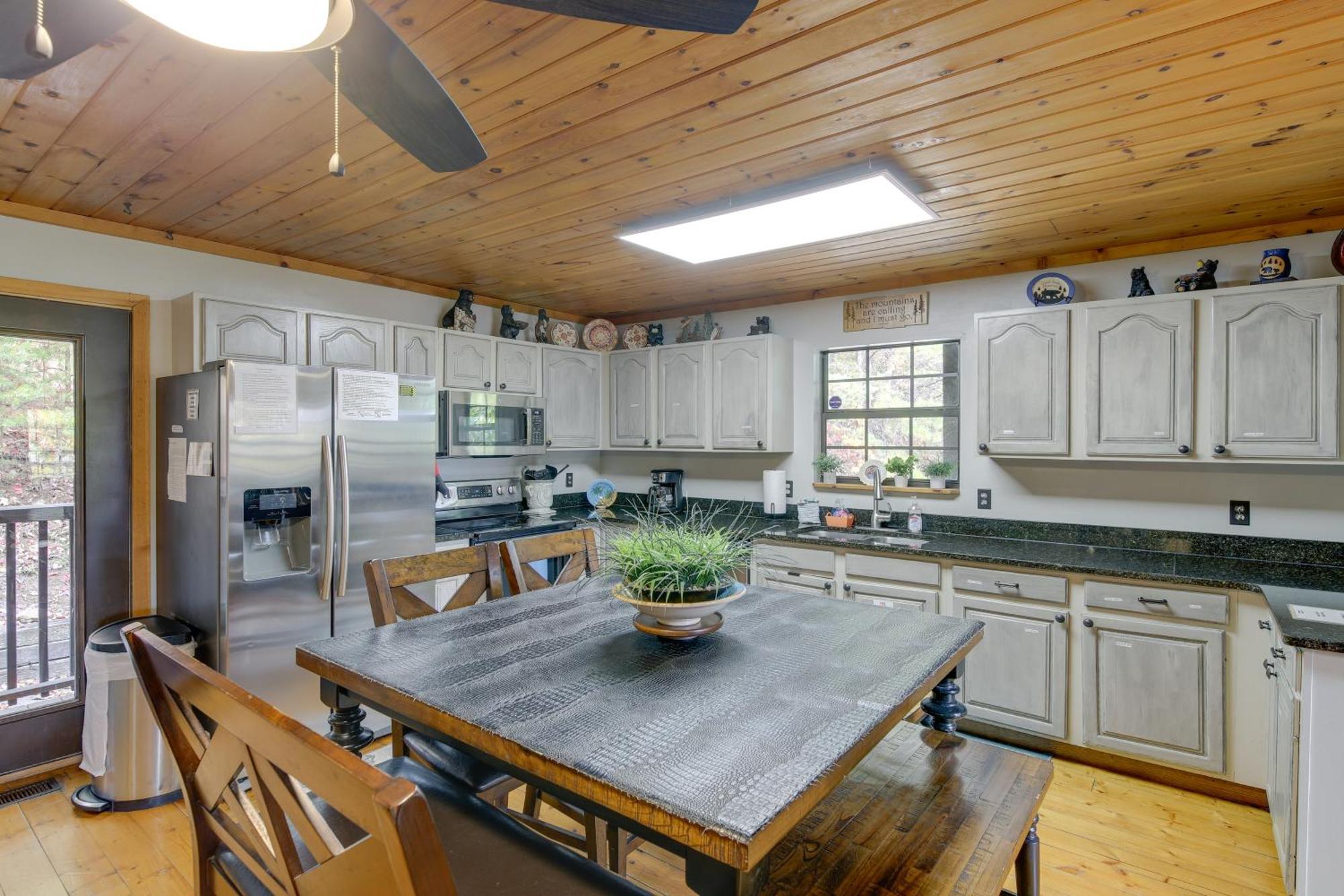 Above And Beyond Pigeon Forge Cabin With Prime Views! מראה חיצוני תמונה